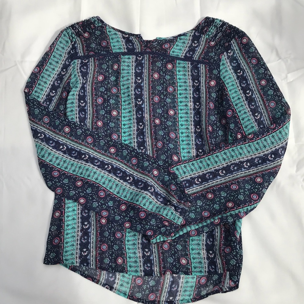 Very pretty Long Sleeve